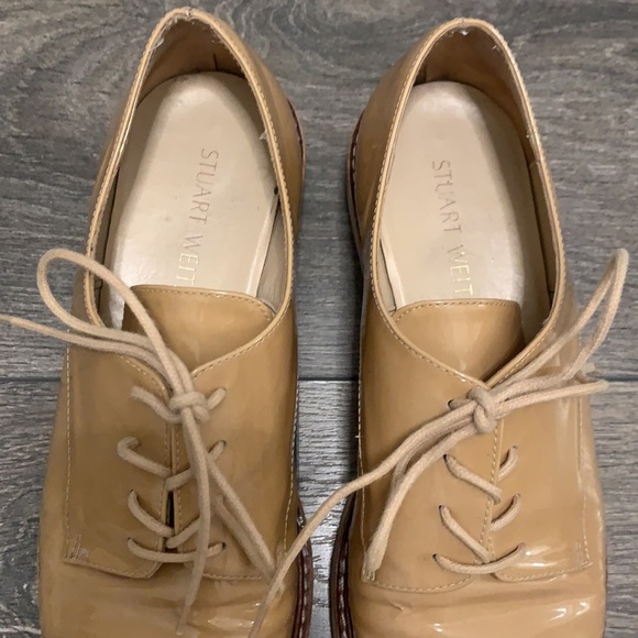 Stuart Weitzman. Beige Patent Loafers. Size 7. - Picture 2 of 4